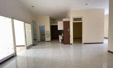 DISEWAKAN RUMAH SIAP HUNI NIRWANA REGENCY Surabaya
