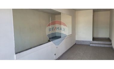 ¡Peñalolén! local con ubicación estrategica