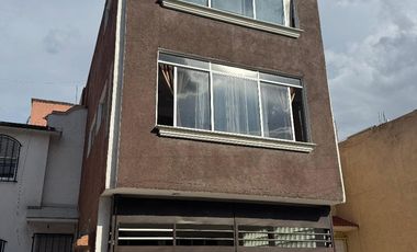 SAUCES I, CASA EN VENTA CON AMPLIACION