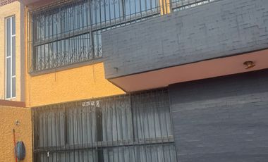 Casa con 200 m² superficie de terreno y 3 recámaras en venta en Iztacalco.