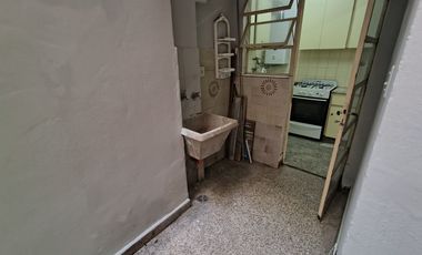 Bº Centro: Planta baja 2 dormitorios + 2 patios!