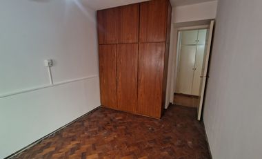 Bº Centro: Planta baja 2 dormitorios + 2 patios!