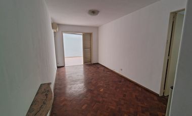 Bº Centro: Planta baja 2 dormitorios + 2 patios!