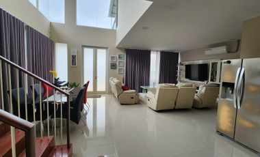 Dijual Rumah Pemandangan Kota, 2 lantai Citragrand Semarang