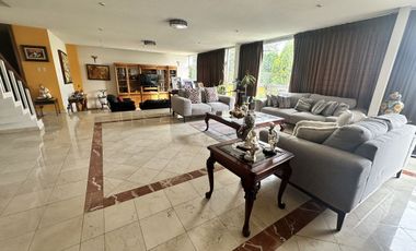 Casa en venta para remodelar en calle Quijote Lomas de Tecamachalco, Naucalpan