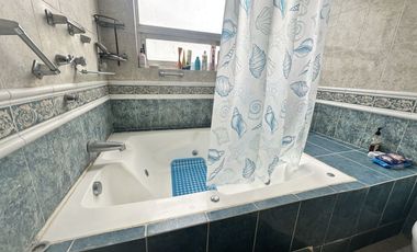 Casa en venta para remodelar en calle Quijote Lomas de Tecamachalco, Naucalpan