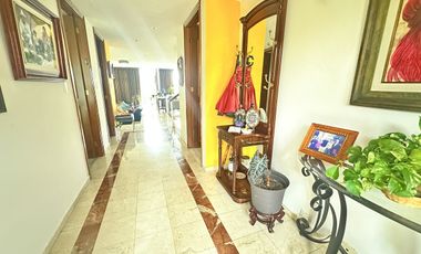 Casa en venta para remodelar en calle Quijote Lomas de Tecamachalco, Naucalpan