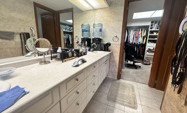 Casa en venta para remodelar en calle Quijote Lomas de Tecamachalco, Naucalpan