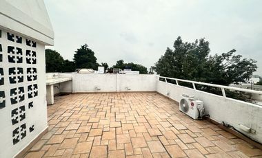 Casa en venta para remodelar en calle Quijote Lomas de Tecamachalco, Naucalpan