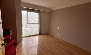 AMPLIO DEPARTAMENTO AL SUR FRENTE A ARTZ PEDREGAL