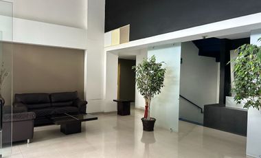 AMPLIO DEPARTAMENTO AL SUR FRENTE A ARTZ PEDREGAL