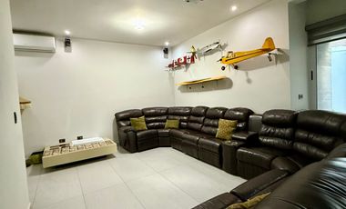 HERMOSA CASA EN VENTA EN VALLE PONIENTE