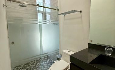 HERMOSA CASA EN VENTA EN VALLE PONIENTE