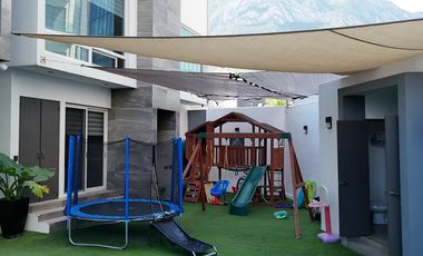 HERMOSA CASA EN VENTA EN VALLE PONIENTE