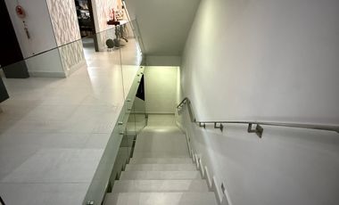 HERMOSA CASA EN VENTA EN VALLE PONIENTE