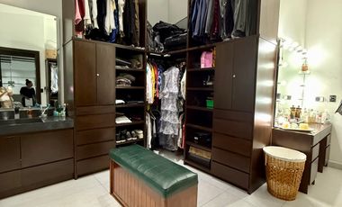 HERMOSA CASA EN VENTA EN VALLE PONIENTE