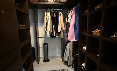 HERMOSA CASA EN VENTA EN VALLE PONIENTE