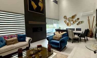 HERMOSA CASA EN VENTA EN VALLE PONIENTE