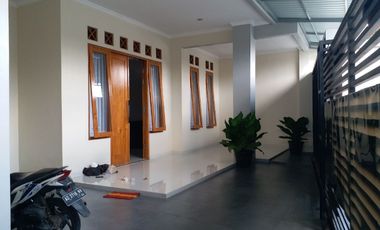 Bagus 1.5 Lt Semi Furnish Dekat Solo Square