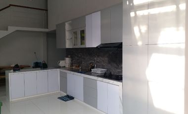 Bagus 1.5 Lt Semi Furnish Dekat Solo Square