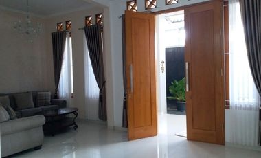 Bagus 1.5 Lt Semi Furnish Dekat Solo Square