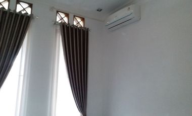 Bagus 1.5 Lt Semi Furnish Dekat Solo Square