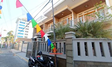 Rumah Mewah Furnish Lux di Pusat Kota Sriwedari Solo