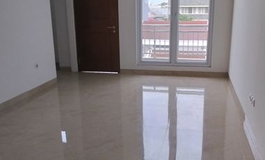 RUMAH BARU 3 LANTAI SIAP HUNI MUARA KARANG