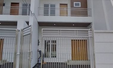 RUMAH BARU 3 LANTAI SIAP HUNI MUARA KARANG