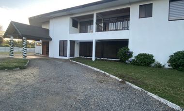 Amplia Propiedad Amoblada en Parcela