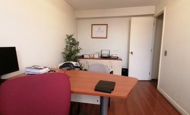 ESTUPENDA OFICINA HABILITADA EL GOLF SUR 3 PRIVADOS