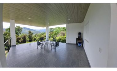 CASA CAMPESTRE EN VENTA EN LA MESA - CUNDINAMARCA