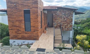 CASA CAMPESTRE EN VENTA EN LA MESA - CUNDINAMARCA