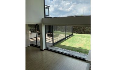 CASA EN VENTA EN CONJUNTO CLUB HOUSE COTA $1.850.000.000