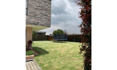 CASA EN VENTA EN CONJUNTO CLUB HOUSE COTA $1.850.000.000