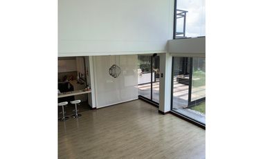 CASA EN VENTA EN CONJUNTO CLUB HOUSE COTA $1.850.000.000