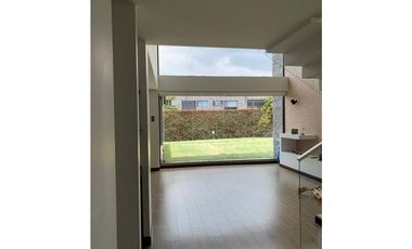 CASA EN VENTA EN CONJUNTO CLUB HOUSE COTA $1.850.000.000