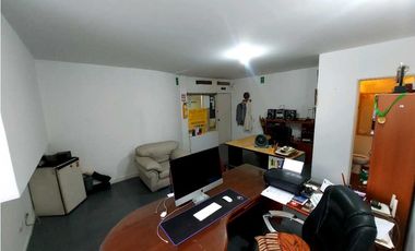 Oficina- local en el Lleras