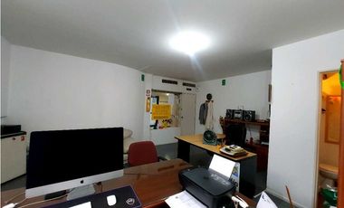 Oficina- local en el Lleras