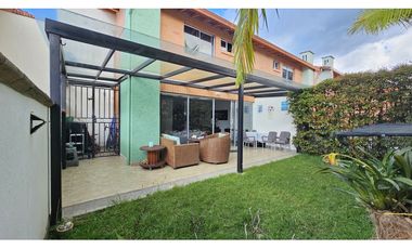 Venta de casa en El Retiro con jardín y terraza, excelente precio.