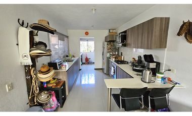 Venta de casa en El Retiro con jardín y terraza, excelente precio.