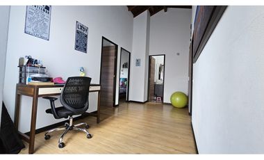 Venta de casa en El Retiro con jardín y terraza, excelente precio.