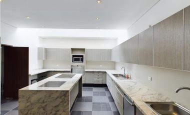 CASA EN ARRIENDO EN SANTA ANA