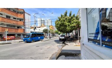 Arriendo Local en el Centro, Cerca a la Bahía y Parque de los Novios