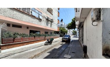 Arriendo Local en el Centro, Cerca a la Bahía y Parque de los Novios