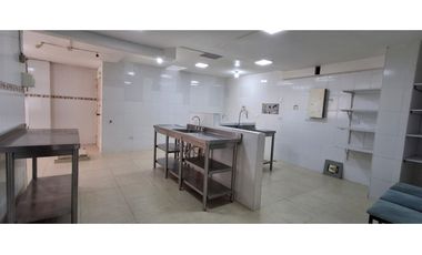 Arriendo Local en el Centro, Cerca a la Bahía y Parque de los Novios