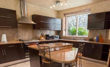 Amplia casa en Joyas de Brisamar