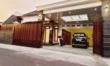 Rumah Mewah 261m² Baru Dekat Fave Hotel Manahan Solo