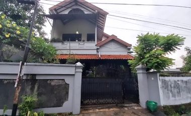 Rumah 2 Lt Hitung Tanah Tengah Kota Di Serengan Solo Kota