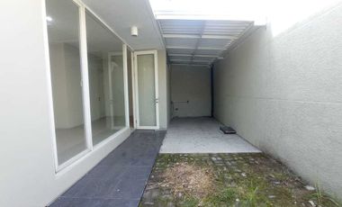 Rumah Citraland Northwest Park View Danau Cantik 4 kamar tidur